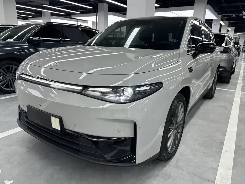 2024 Leapmotor C10 с пробегом 18 000 км