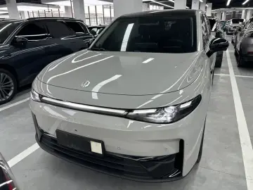 2024 Leapmotor C10 с пробегом 18 000 км