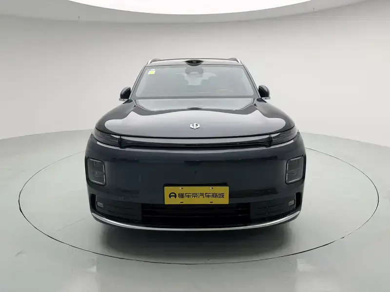 2026 Leapmotor D19 с пробегом 300 км