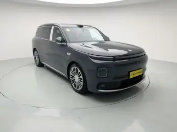 2026 Leapmotor D19 с пробегом 300 км