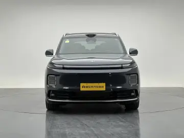 2026 Leapmotor D19 с пробегом 200 км