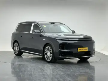 2026 Leapmotor D19 с пробегом 200 км