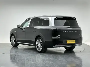 2026 Leapmotor D19 с пробегом 200 км