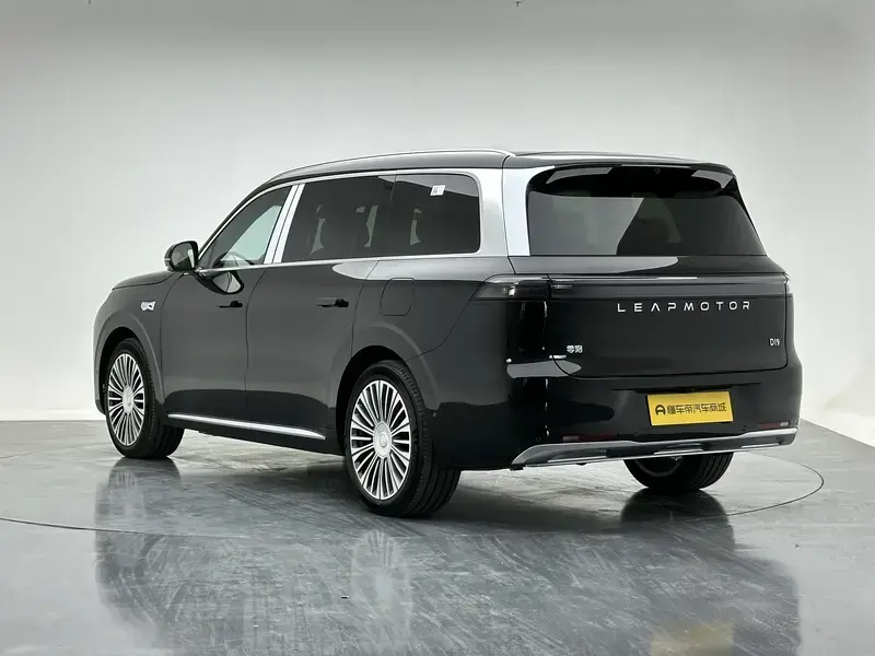 2026 Leapmotor D19 с пробегом 200 км