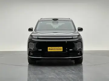 2026 Leapmotor D19 с пробегом 100 км