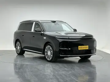 2026 Leapmotor D19 с пробегом 100 км