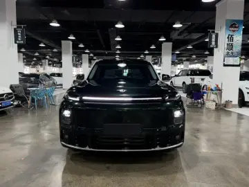 2026 Leapmotor D19 с пробегом 8 000 км