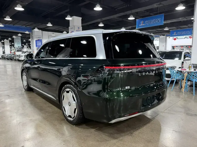 2026 Leapmotor D19 с пробегом 8 000 км