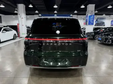 2026 Leapmotor D19 с пробегом 8 000 км