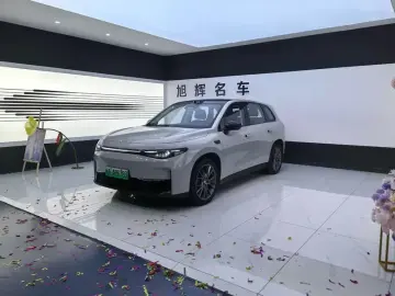 Leapmotor C10