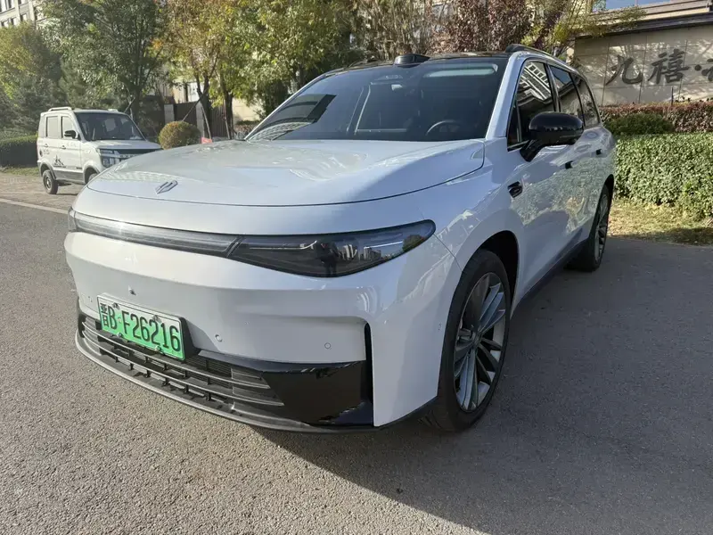 2026 Leapmotor C16 с пробегом 25 000 км