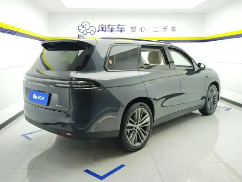 2024 Leapmotor C16 с пробегом 18 000 км
