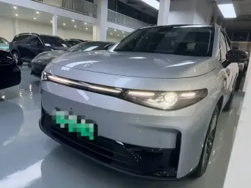 Leapmotor C16