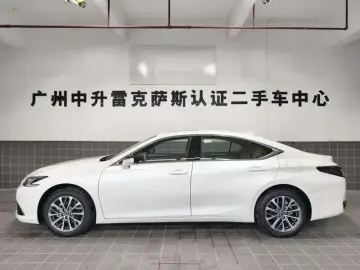 2025 Lexus ES с пробегом 7 000 км