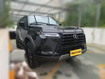 2024 Lexus GX с пробегом 10 300 км