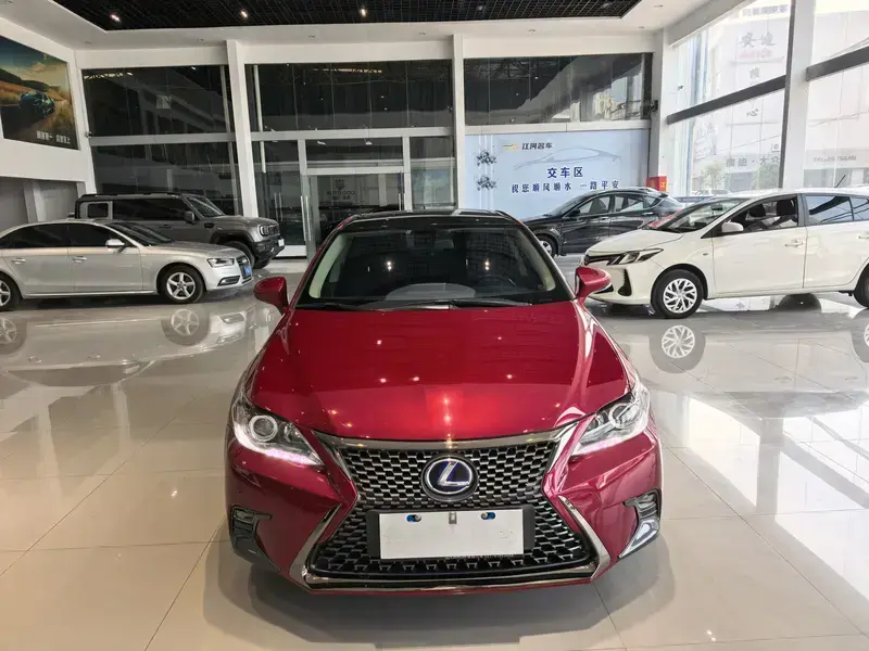 2017 Lexus CT с пробегом 80 000 км