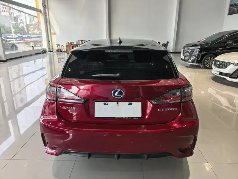 2017 Lexus CT с пробегом 80 000 км