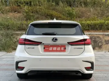 2017 Lexus CT с пробегом 68 000 км