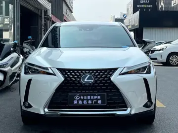 2020 Lexus UX с пробегом 42 000 км