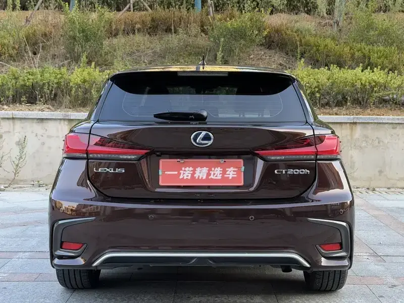 2017 Lexus CT с пробегом 63 000 км