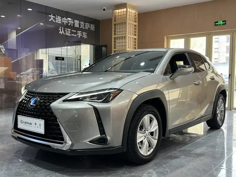 2020 Lexus UX с пробегом 83 000 км