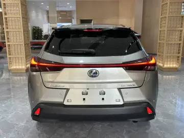 2020 Lexus UX с пробегом 83 000 км