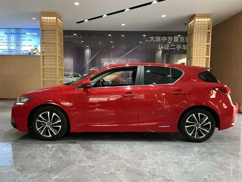 2019 Lexus CT с пробегом 18 500 км