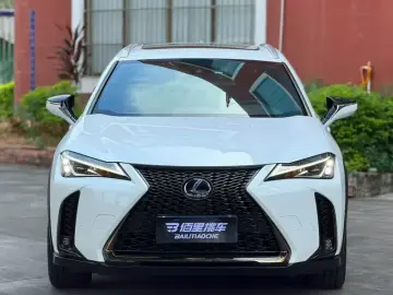 2020 Lexus UX с пробегом 42 000 км