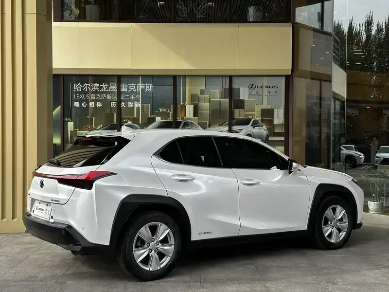 2020 Lexus UX с пробегом 143 000 км