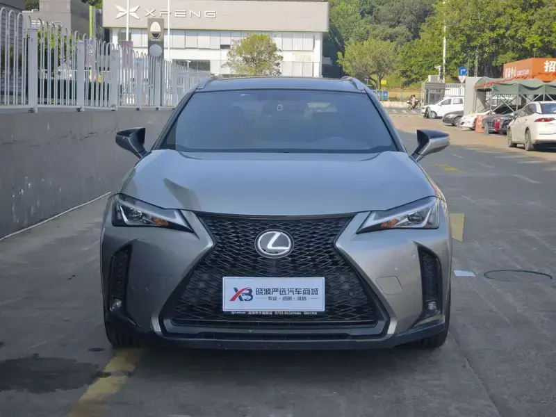 2020 Lexus UX с пробегом 72 000 км