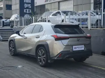 2020 Lexus UX с пробегом 72 000 км
