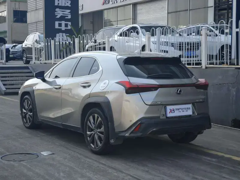 2020 Lexus UX с пробегом 72 000 км