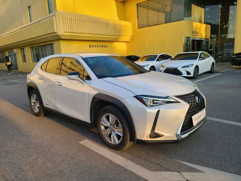 2020 Lexus UX с пробегом 76 000 км