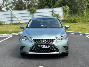 2017 Lexus CT с пробегом 96 000 км