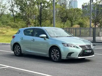 2017 Lexus CT с пробегом 96 000 км