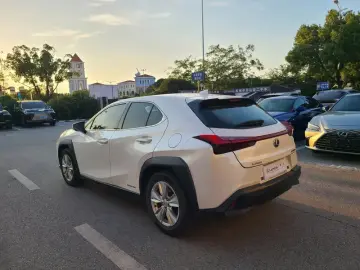 2020 Lexus UX с пробегом 76 000 км