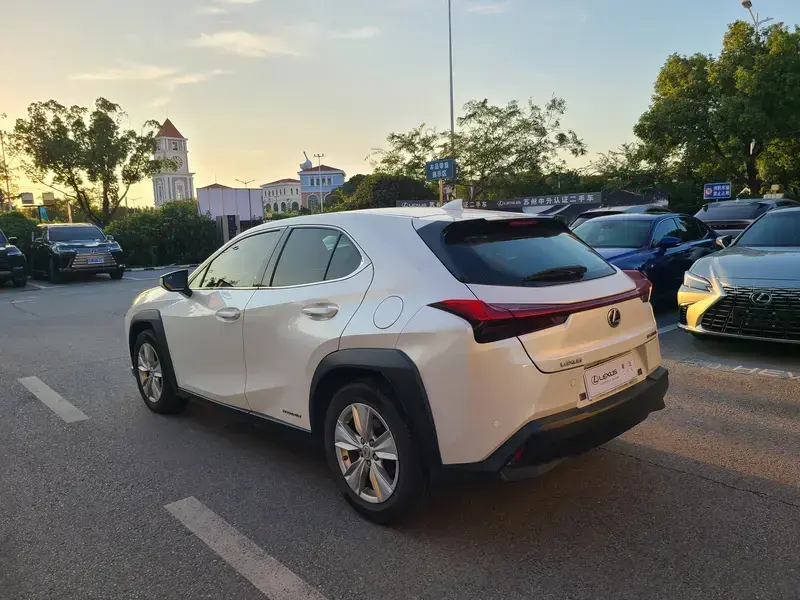 2020 Lexus UX с пробегом 76 000 км