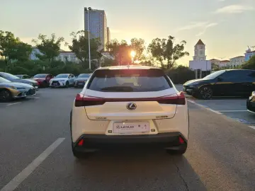 2020 Lexus UX с пробегом 76 000 км