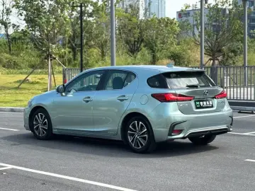 2017 Lexus CT с пробегом 96 000 км