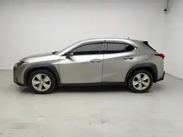 2020 Lexus UX с пробегом 87 800 км