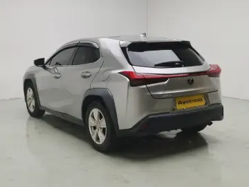2020 Lexus UX с пробегом 87 800 км