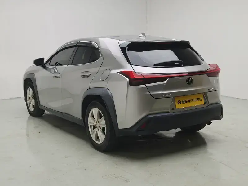 2020 Lexus UX с пробегом 87 800 км