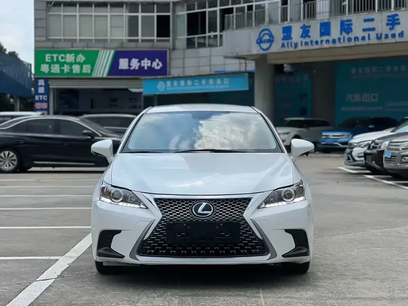 2017 Lexus CT с пробегом 53 000 км