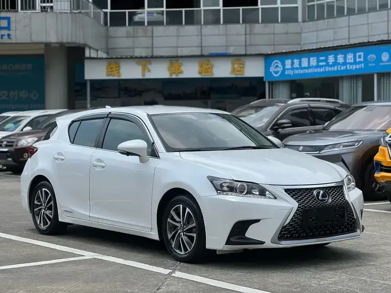 2017 Lexus CT с пробегом 53 000 км