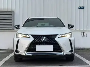 2020 Lexus UX с пробегом 28 000 км