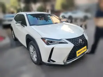 2020 Lexus UX с пробегом 38 400 км