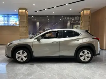 2020 Lexus UX с пробегом 48 000 км