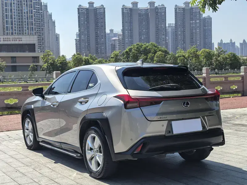 2020 Lexus UX с пробегом 66 000 км