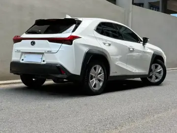 2020 Lexus UX с пробегом 73 000 км