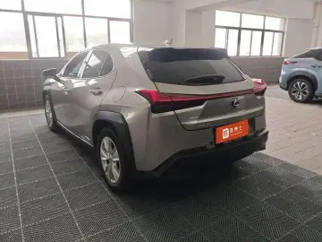 2020 Lexus UX с пробегом 22 400 км